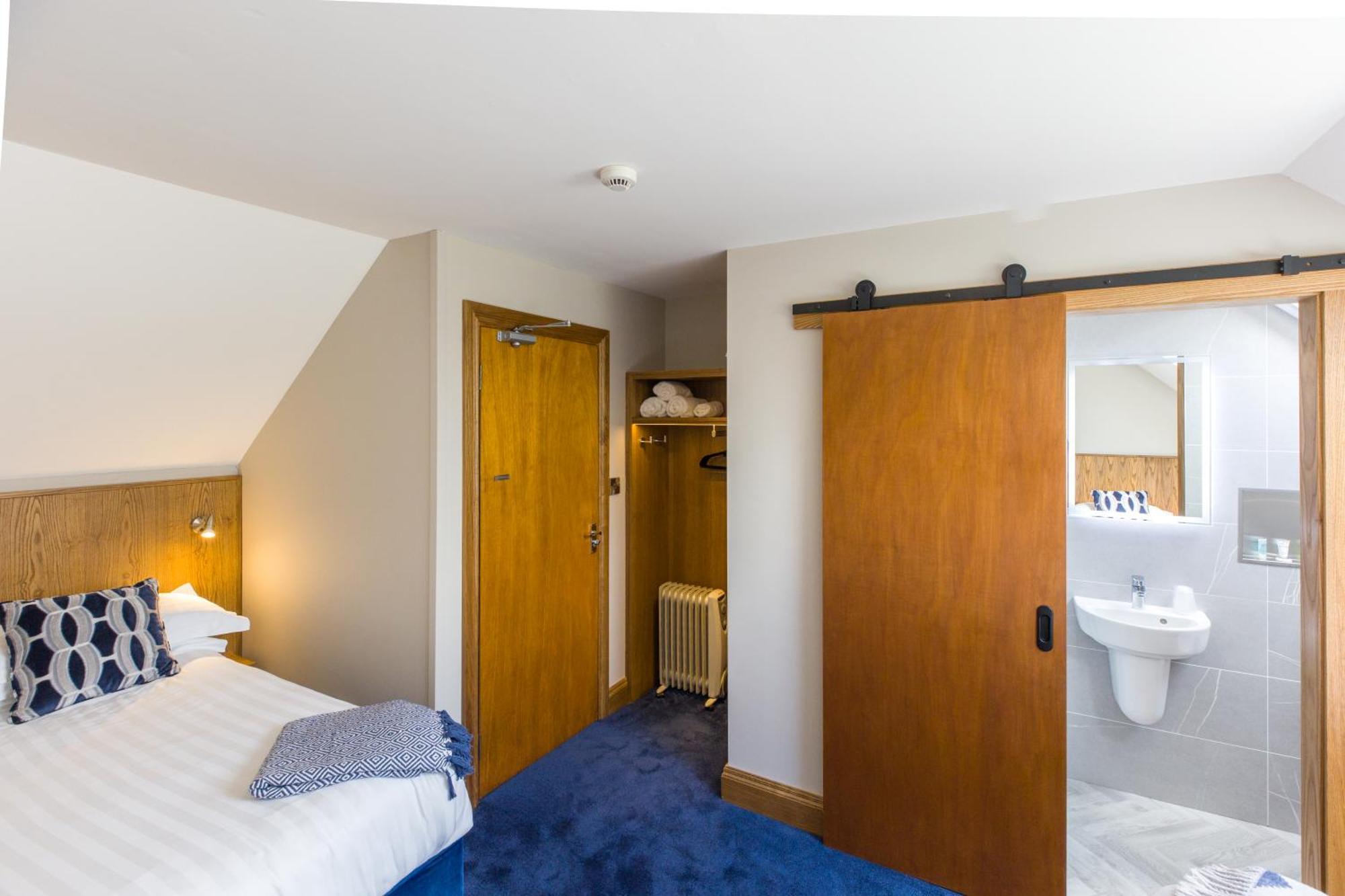 The Dingle Pub Rooms Экстерьер фото